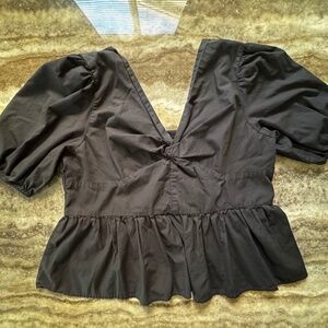 Pre-Owned Women XXL Black Gap Short Sleeve, V Neck W/ Stretch Smock Back Peplum